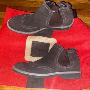 Perry Ellis suede wing tip boots